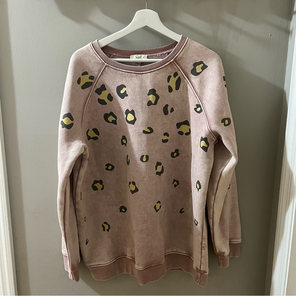 NWT Easel Pink Leopard Print Crewneck Sweatshirt Large